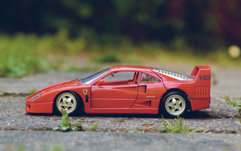 Röd leksaksbil, Ferarri
