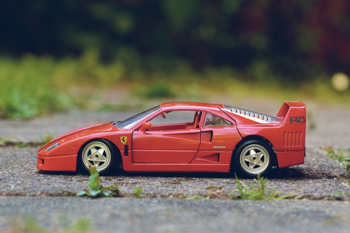 Röd leksaksbil, Ferarri